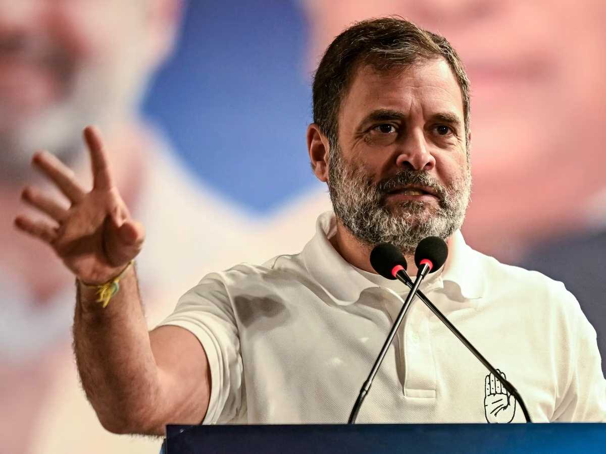 पीएम मोदी की तरह अरविंद केजरीवाल भी करते हैं झूठे वादे : राहुल गांधी पीएम मोदी की तरह अरविंद केजरीवाल भी करते हैं झूठे वादे : राहुल गांधी